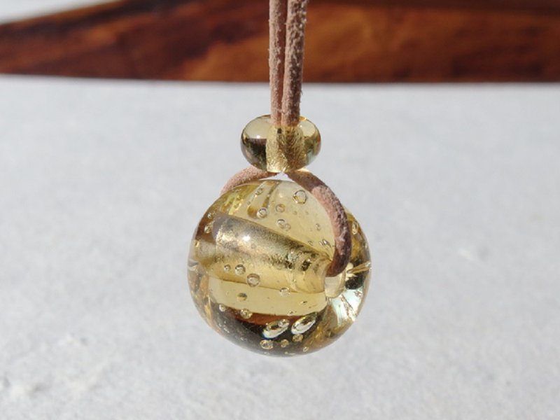 Foam ball glass (Awadama [Beige]) Necklace [Mini choice] [Made to order] - 项链 - 玻璃 金色