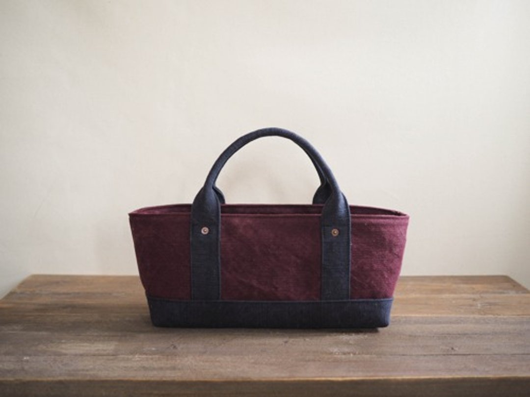 MILITARY TWILL Shikakaku Tote with Lid YokoNaga Hull Red x Black - 手提包/手提袋 - 棉 
