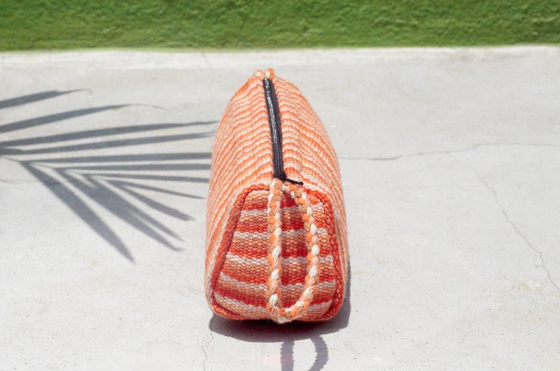 情人节 限量一件/手感帆布笔袋/收纳袋/编织感笔袋 / 民族风收纳袋 - 三角御饭团 橘子色渐层编织 - 铅笔盒/笔袋 - 棉．麻 橘色