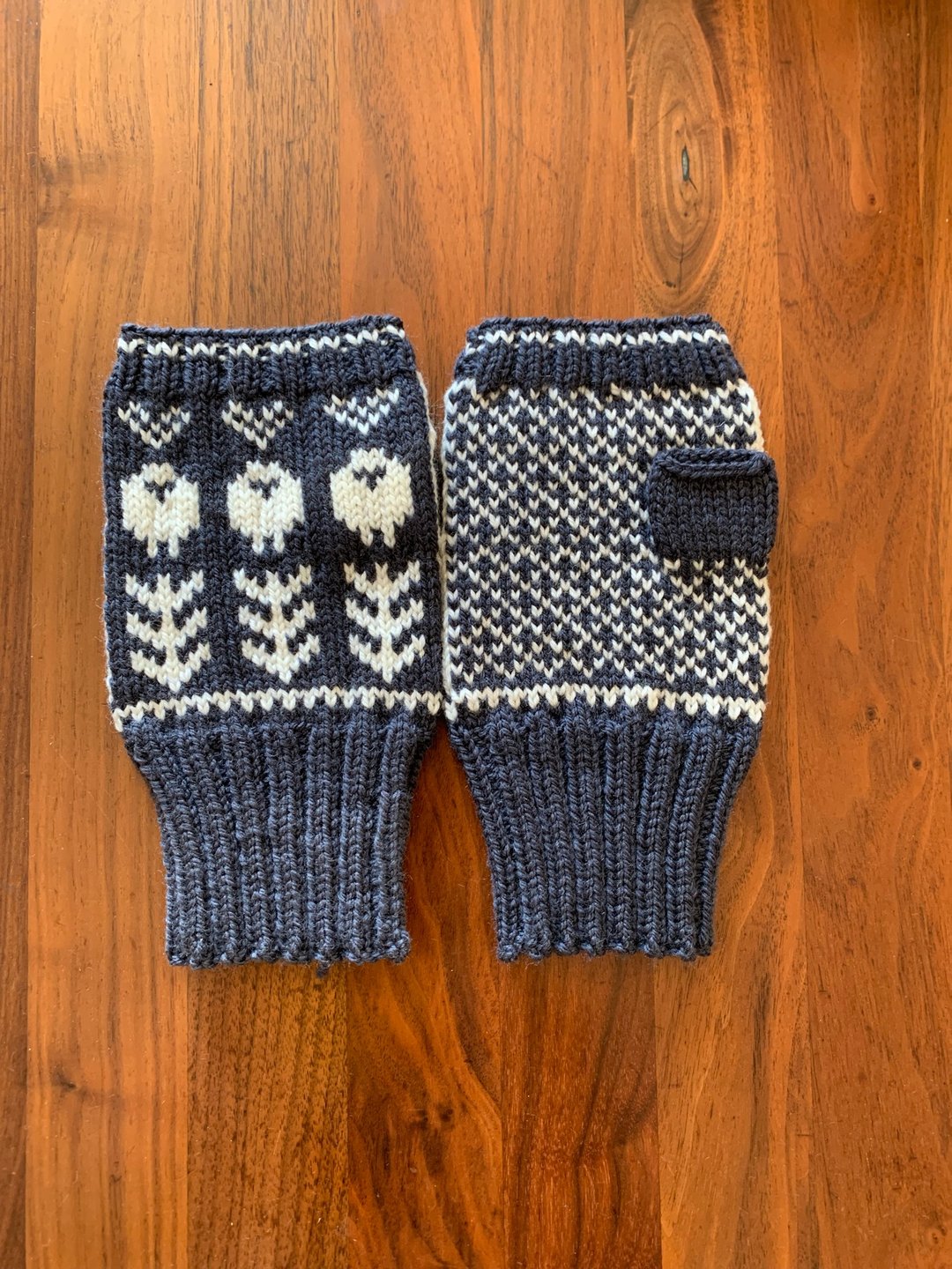 Men's Sheep Hand Warmer Blue Gray x White - 手套 - 羊毛 