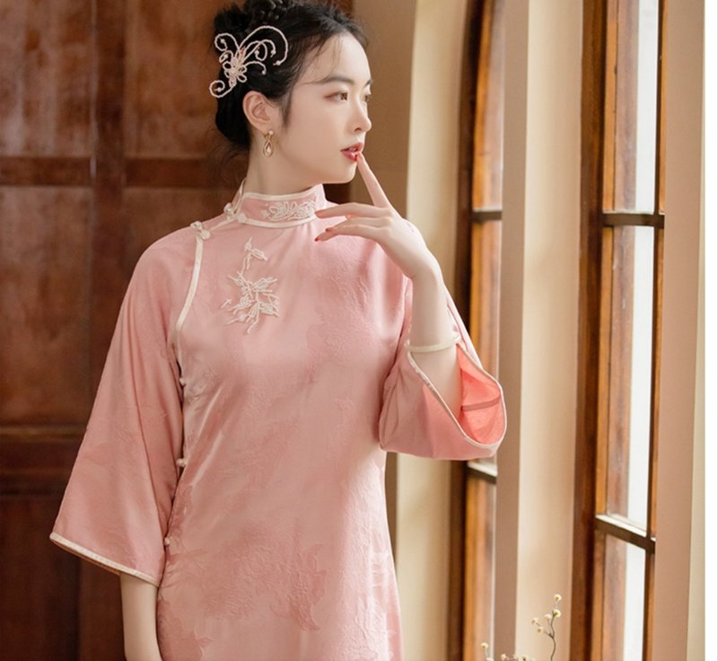 糖而不腻 新中式复古  重手工订珠古法少女旗袍 - 旗袍 - 其他材质 粉红色