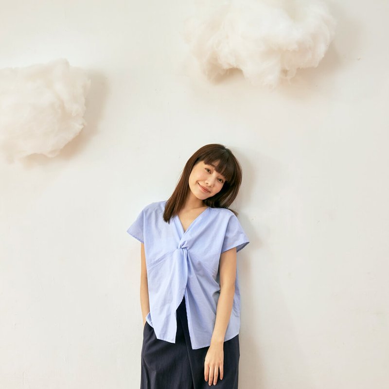 Double 雙面穿小蓋袖背交叉上衣/藍格 - 女装上衣 - 棉．麻 蓝色