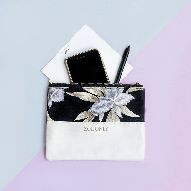 【独家定制化】 烫金 姓名 皮革拼接化妆包 - 化妆包/杂物包 - 棉．麻 白色