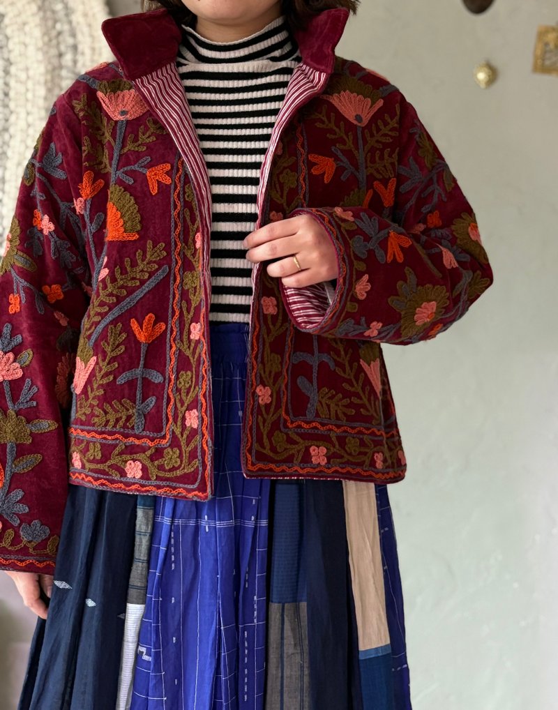 【Wine red】Suzani 刺绣外套 - 女装休闲/机能外套 - 棉．麻 红色