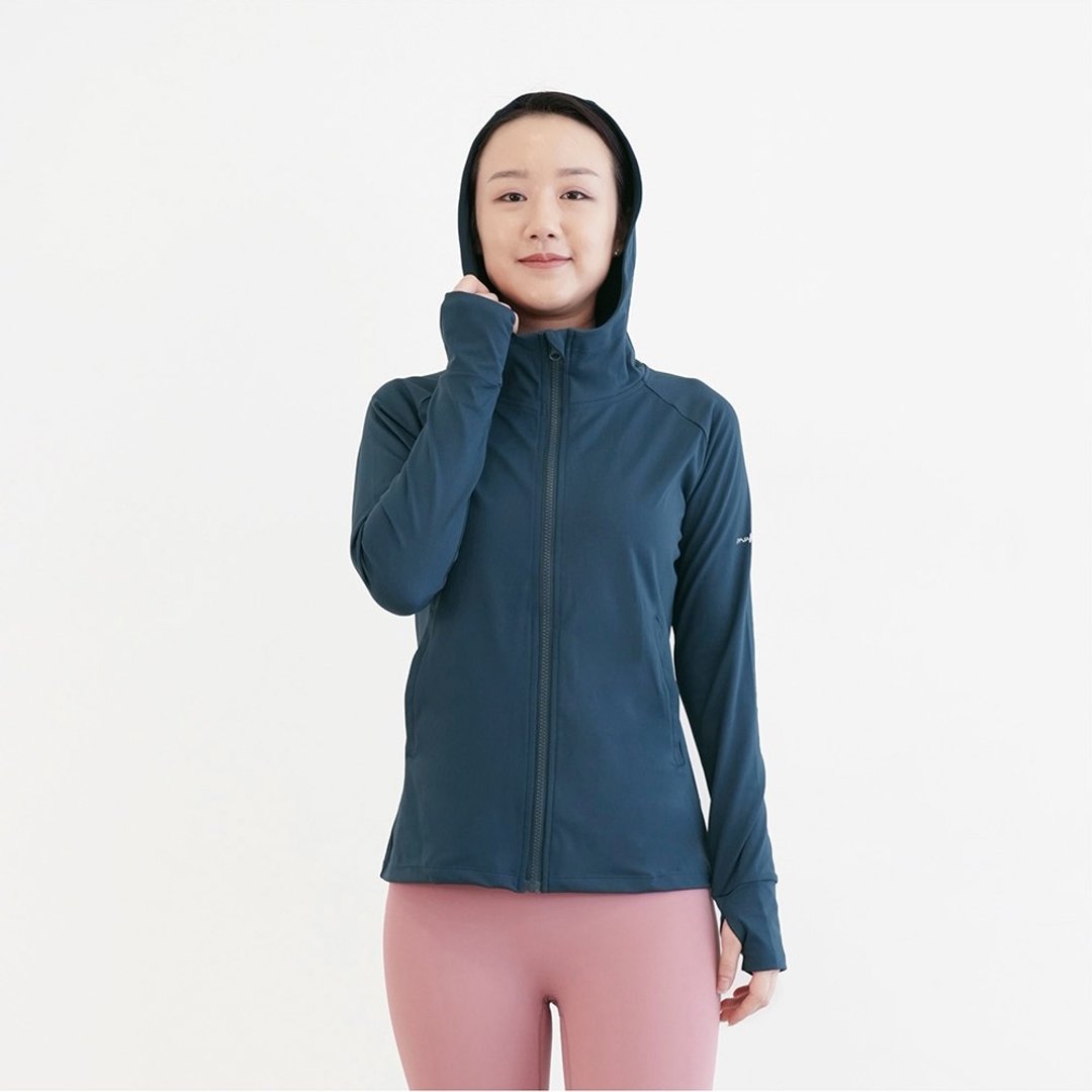 【Mukasa】DURABLE 连帽休闲柔肤外套 - 海蓝之魂 - MUK-23047 - 女装瑜珈服 - 其他材质 蓝色