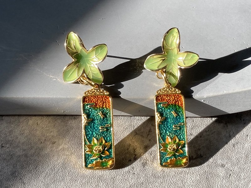【荷塘月色 。耳针】彩釉、烧蓝、越南沙金|耳针系列 - 耳环/耳夹 - 珐琅 绿色