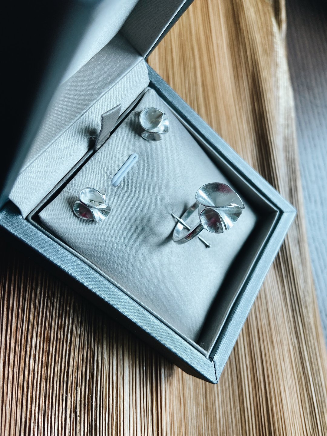 Floral inspired, bohemian-chic, silver ring and stud earring gift set - 其他 - 银 银色