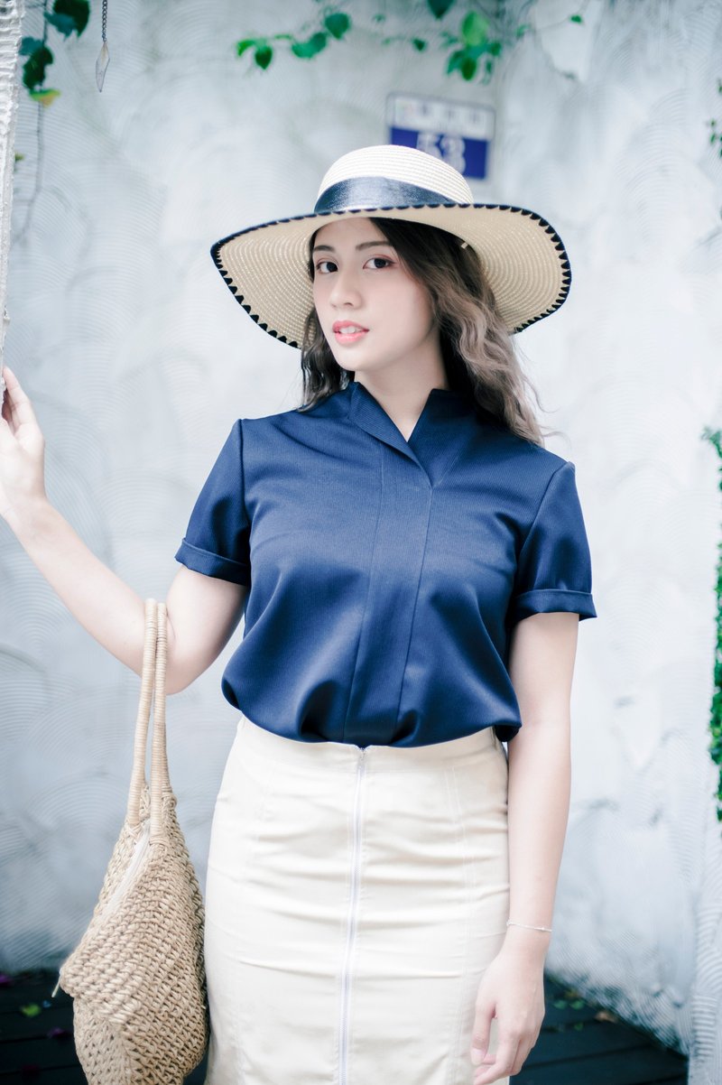 沐煦:半开襟简约上衣 - 女装上衣 - 其他材质 蓝色