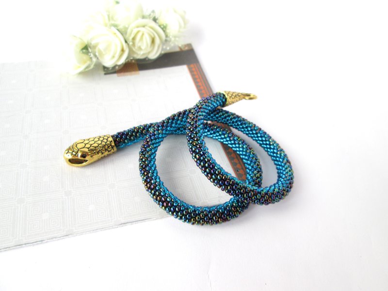 Snake necklace bracelet Blue turquoise snake bracelet Slytherin bracelet Beaded - 手链/手环 - 其他材质 蓝色