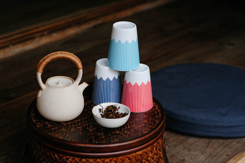 富士山陶瓷杯子 (高款) 水蓝色 - 其他杯子 - 瓷 蓝色