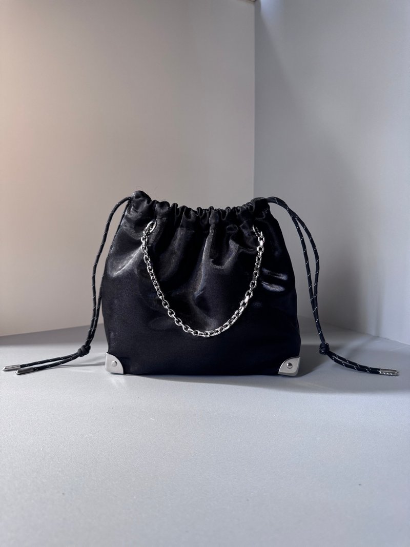 金属光泽束口包 黑 - 束口袋双肩包 - 其他材质 黑色