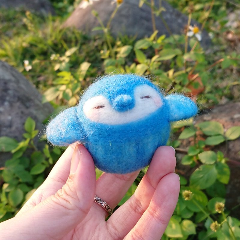 疗愈小企鹅 羊毛毡娃娃 钥匙圈 蓝色 疗愈 送礼 - 玩偶/公仔 - 羊毛 蓝色