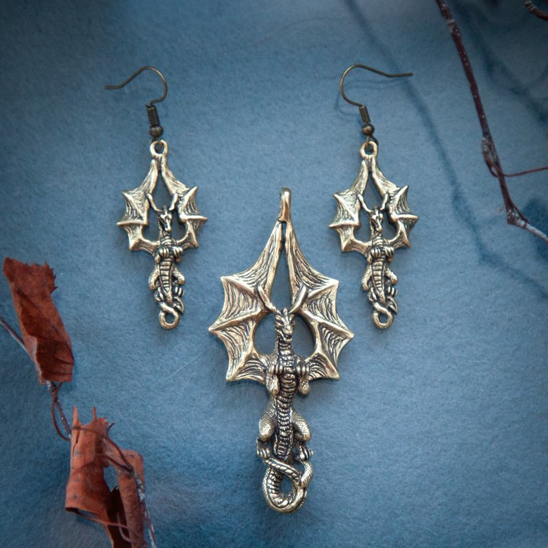 龙耳环和吊坠首饰套装。手工制作的正宗珠宝。项链 - 耳环/耳夹 - 其他金属 橘色