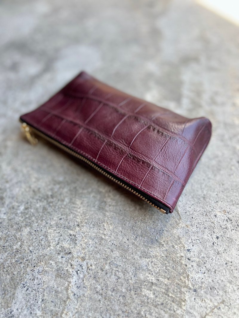 植鞣革百纳小物包  红酒鳄鱼 收纳包 化妆包 钱袋 拉链包 - 化妆包/杂物包 - 真皮 紫色