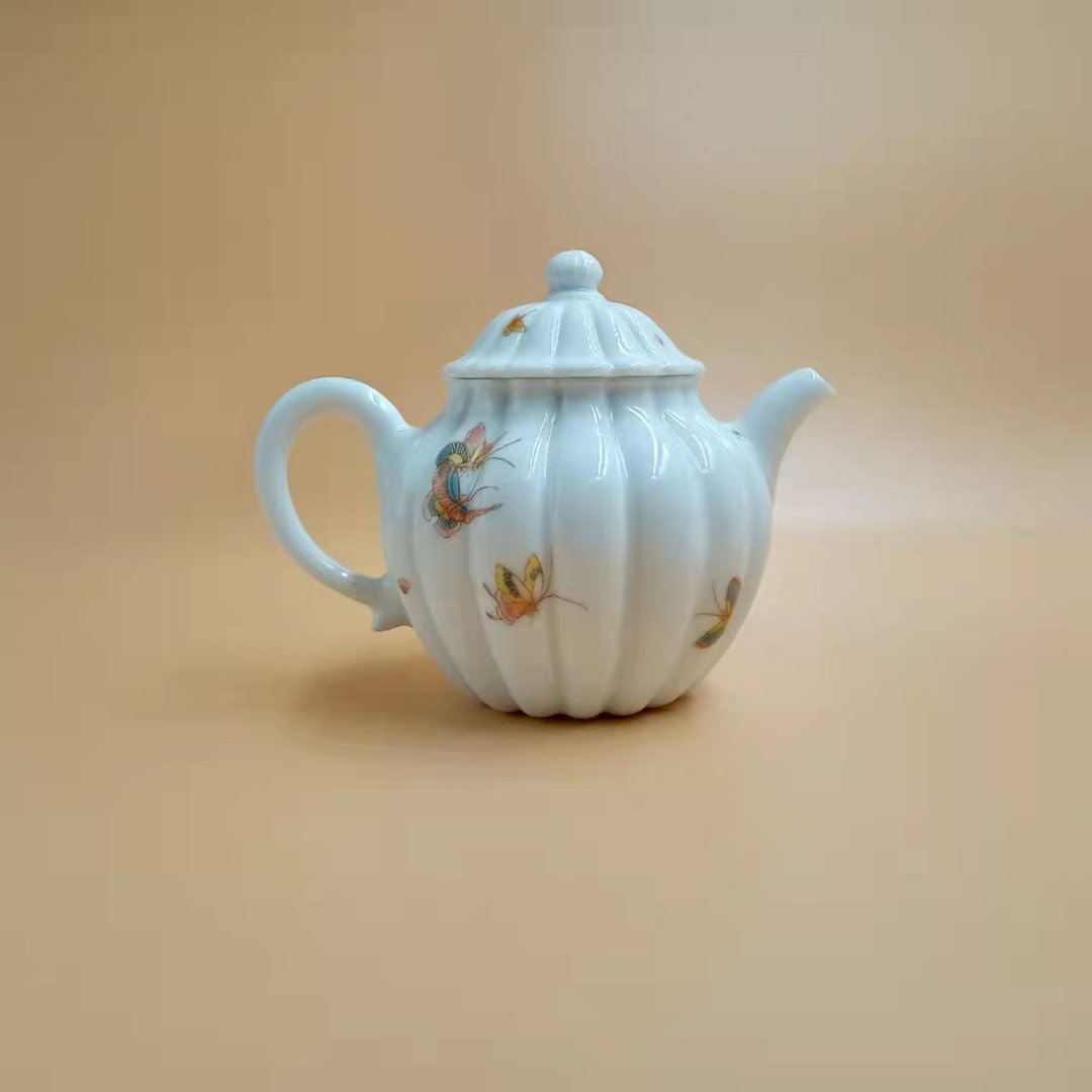 贴款 自慢堂 釉中彩 菊瓣壶 蝴蝶 - 茶具/茶杯 - 瓷 