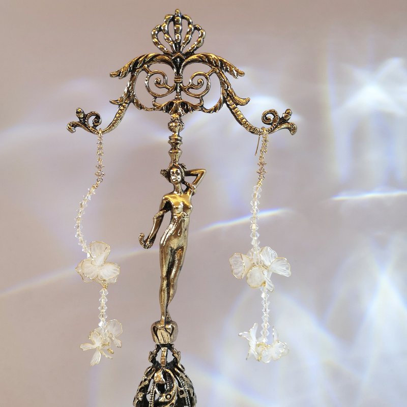 流川 l 水晶花耳鈎耳夹 - 耳环/耳夹 - 硅胶 白色