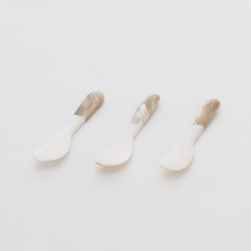 珍珠母贝 镶嵌贝螺抹刀/来自澳洲的天然贝壳 - 餐刀/叉/匙组合 - 贝壳 白色