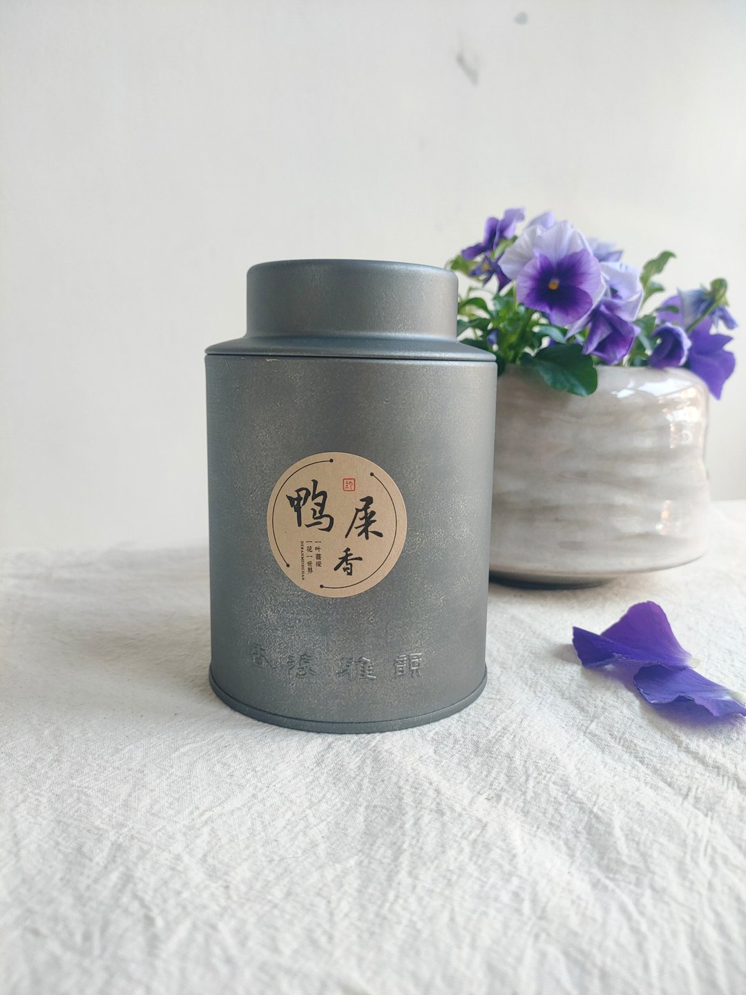 凤凰单欉鸭屎香 - 茶中香水 - 茶 - 纸 白色