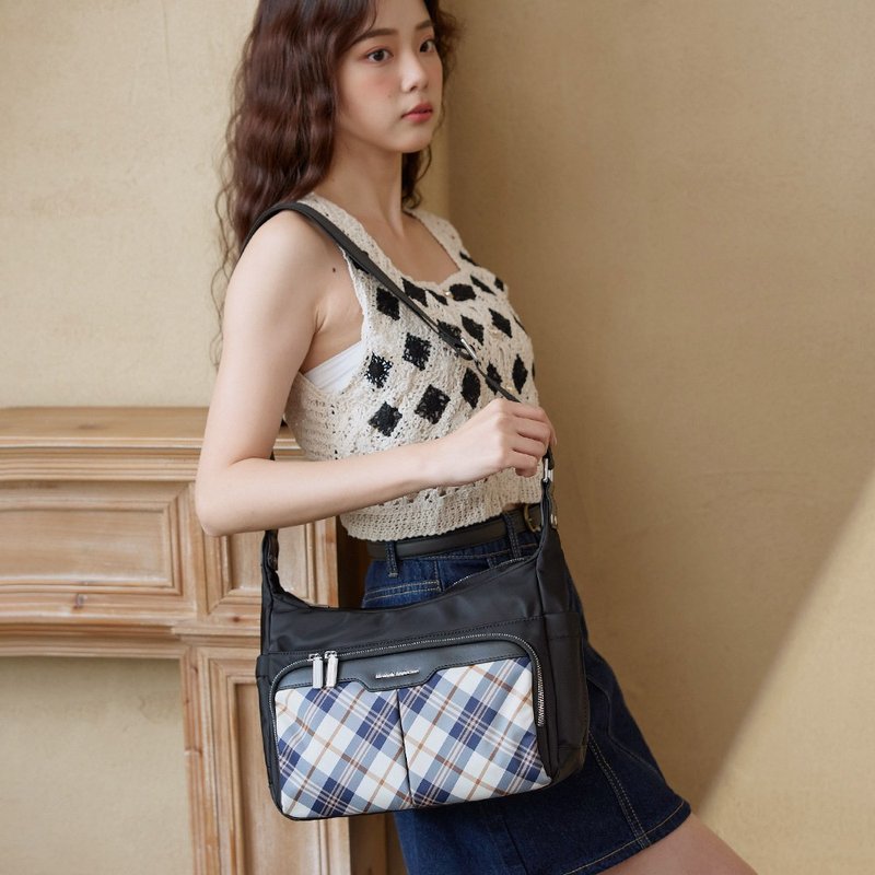 【金安德森】UNIQUE经典格纹 船形多隔层斜侧包-黑色 - 侧背包/斜挎包 - 尼龙 黑色