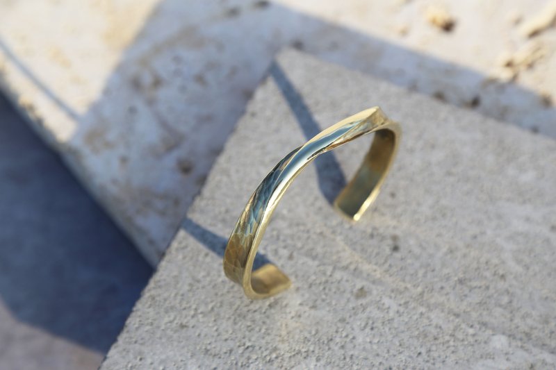 大无限-宽版/窄版-水波纹 锻敲黄铜手环     - 手链/手环 - 其他金属 金色