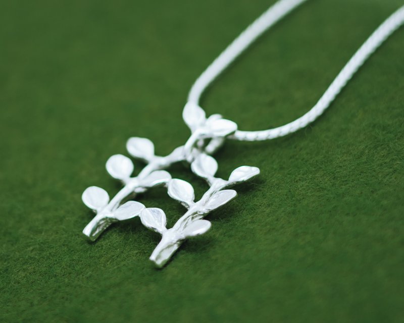 Sprouting Sprouts necklace  - silver pendant and chain - hypoallergenic - 项链 - 银 银色