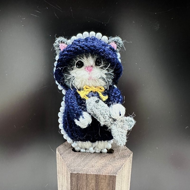 纯手工立体刺绣别针 / 戴帽子的猫 - 徽章/别针 - 棉．麻 