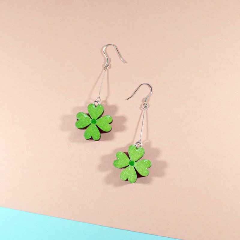 小小四叶草 长款手绘绿色四叶草耳环耳夹 手绘木制 - 耳环/耳夹 - 木头 绿色