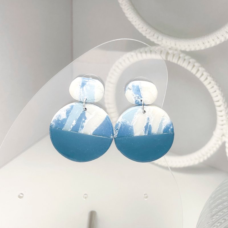 蓝色大理石圆形垂坠耳环 冬日系列 - 耳环/耳夹 - 其他材质 多色