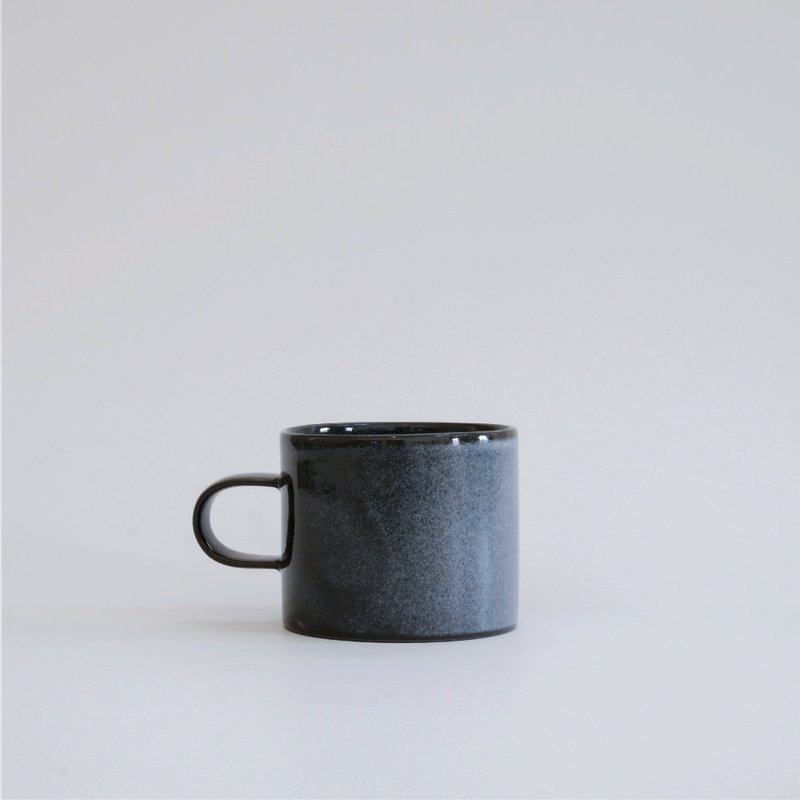 Handmade ceramic mug, tea mug, coffee mug, size 200 ml. - 咖啡杯/马克杯 - 陶 黑色