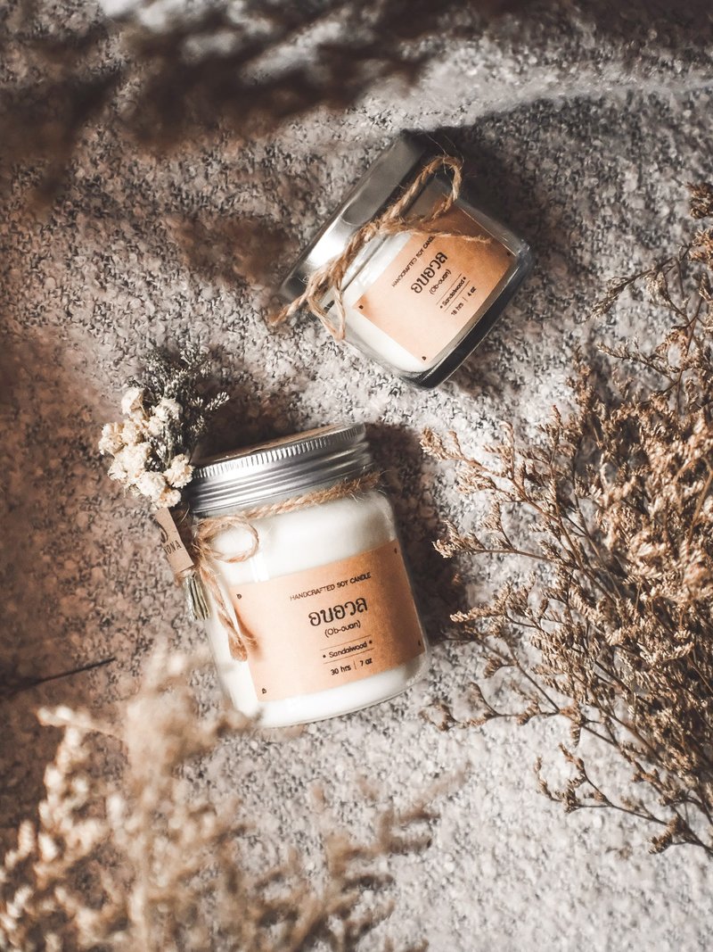 AROMATIC SOY CANDLE IN SANDALWOOD 7 OZ. - 蜡烛/烛台 - 精油 