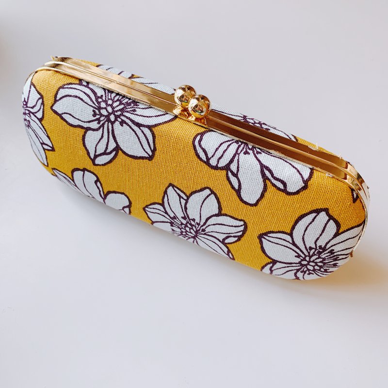 黄底大白花眼镜盒/笔盒/首饰盒 - 铅笔盒/笔袋 - 棉．麻 黄色