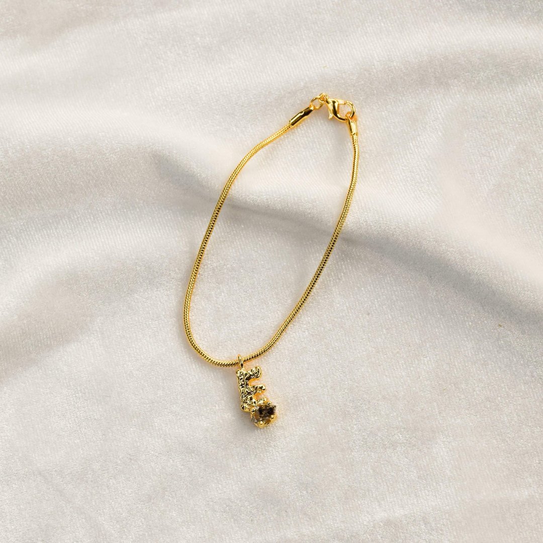 Alphabet bracelet E letter - 手链/手环 - 铜/黄铜 