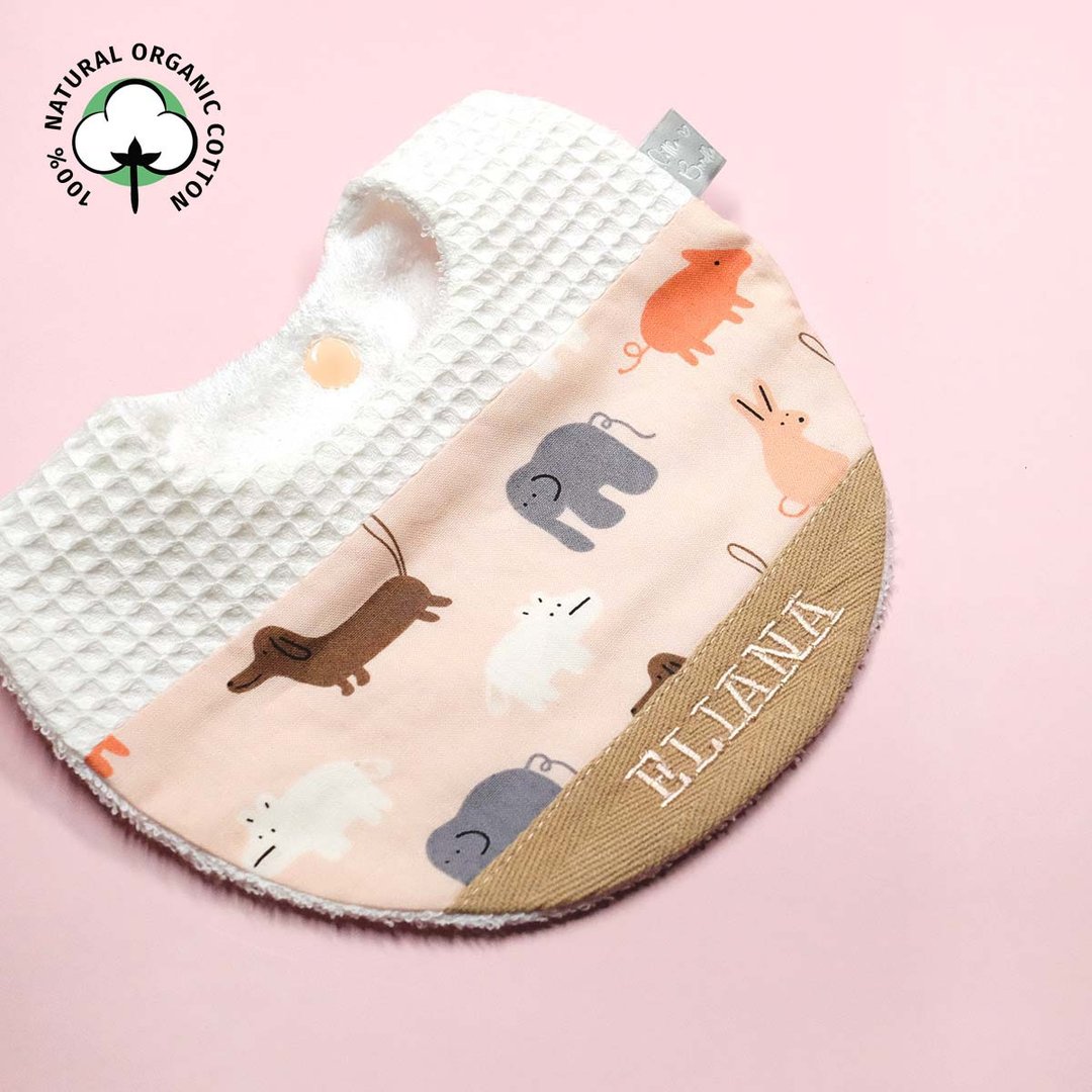 【弥月礼物】绣名宝宝纯棉口水肩/围兜 – ANIMAL STAMP (PINK) - 围嘴/口水巾 - 棉 粉红色
