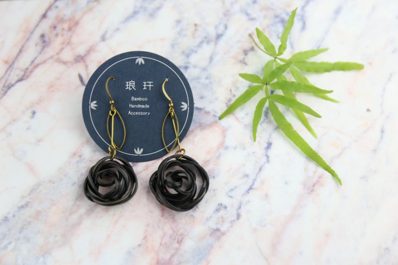 琅玕系列－Rose 雅致玫瑰竹编耳环(墨黑) - 耳环/耳夹 - 竹 