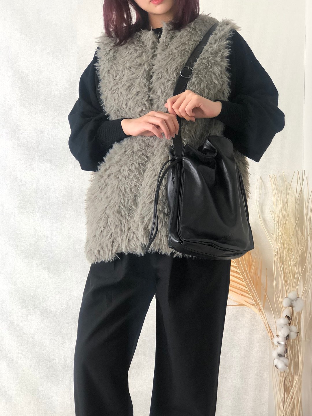 【日本直运，名牌二手包装】LOEWE Anagram 皮革抽绳单肩包黑Vintage 复古做旧 ic4c3b - 侧背包/斜挎包 - 真皮 黑色