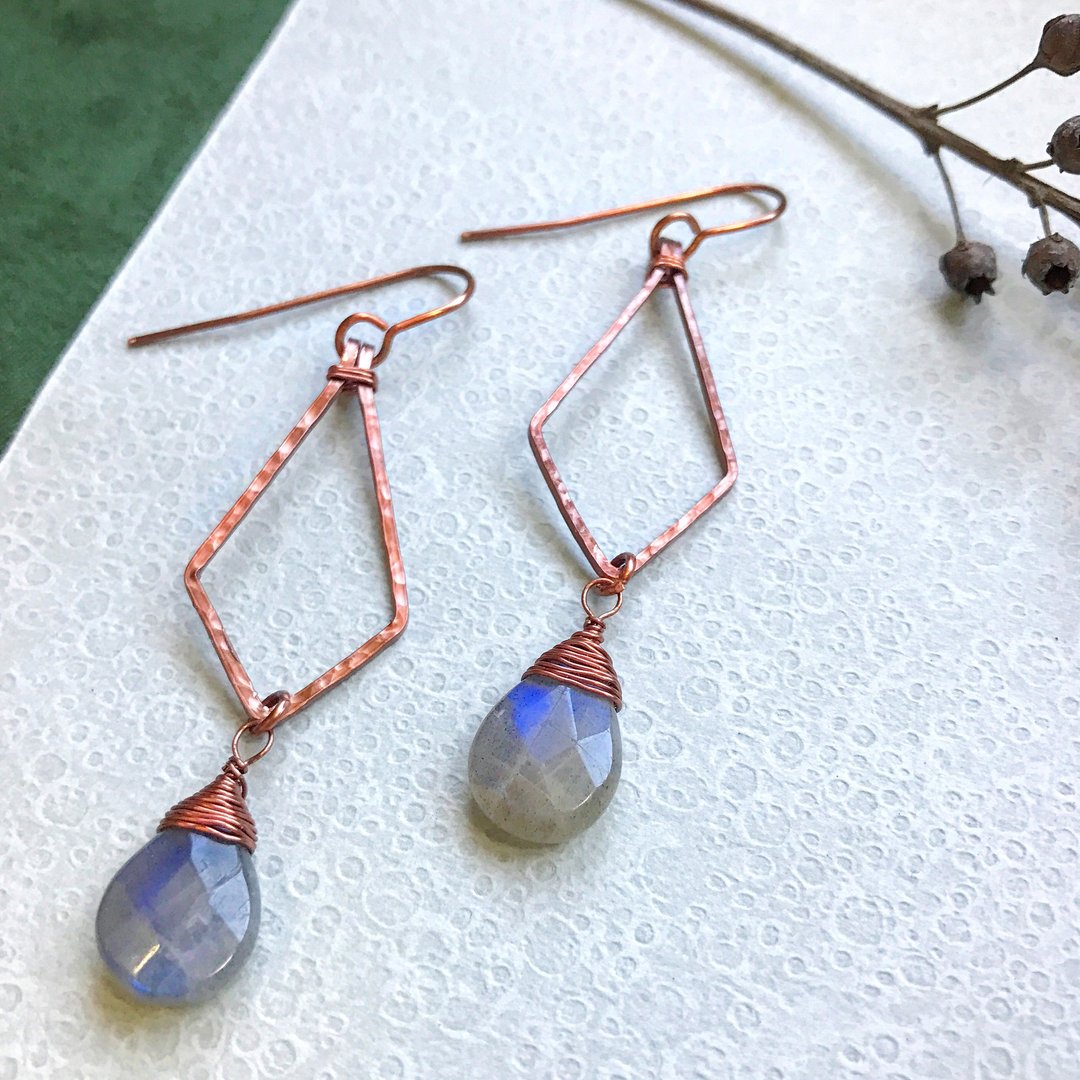 铜线编织耳环-水滴月光石 wire jewelry 定制化商品  - 耳环/耳夹 - 其他金属 蓝色