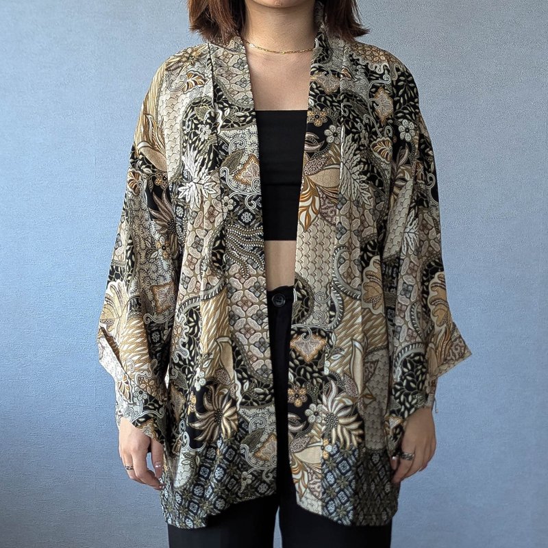 印尼蜡染轻薄凉爽和服罩衫 NAKURA - 金绿 - NAK008 - 女装休闲/机能外套 - 棉．麻 金色