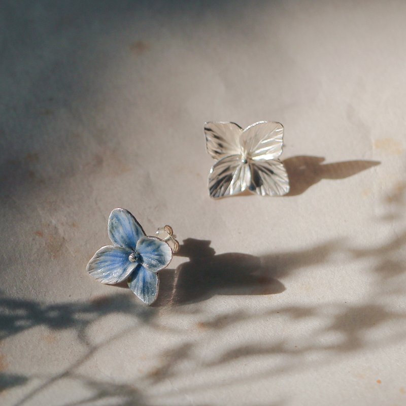 植物描绘系列 | 一朵绣球花耳环 - 耳环/耳夹 - 纯银 银色