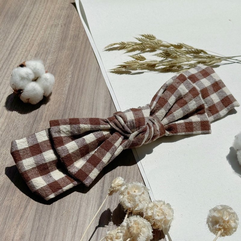【巧妙艺手】秋日深咖格纹 先染布手作蝴蝶结发带 - 发带/发箍 - 棉．麻 咖啡色