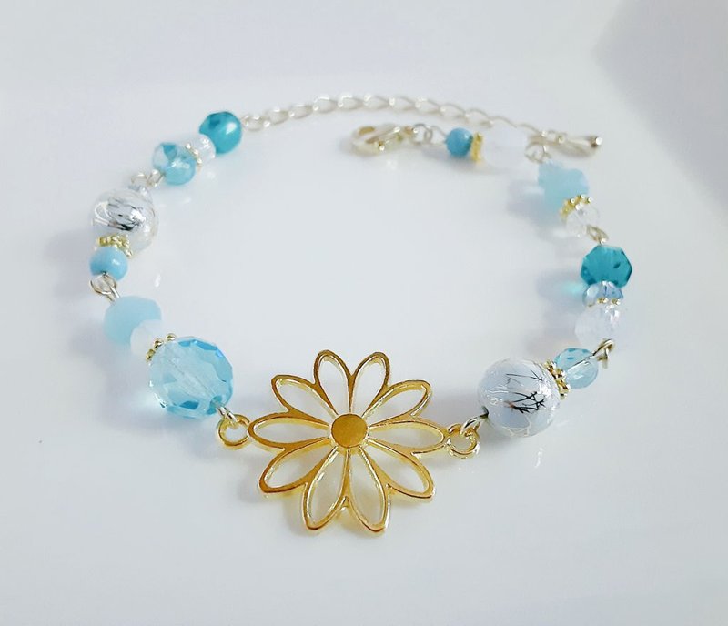 日式手链大花朵和风吊饰和珠子感觉日式天蓝日式浅蓝色捷克珠礼物时尚尺寸可调节 - 手链/手环 - 玻璃 蓝色