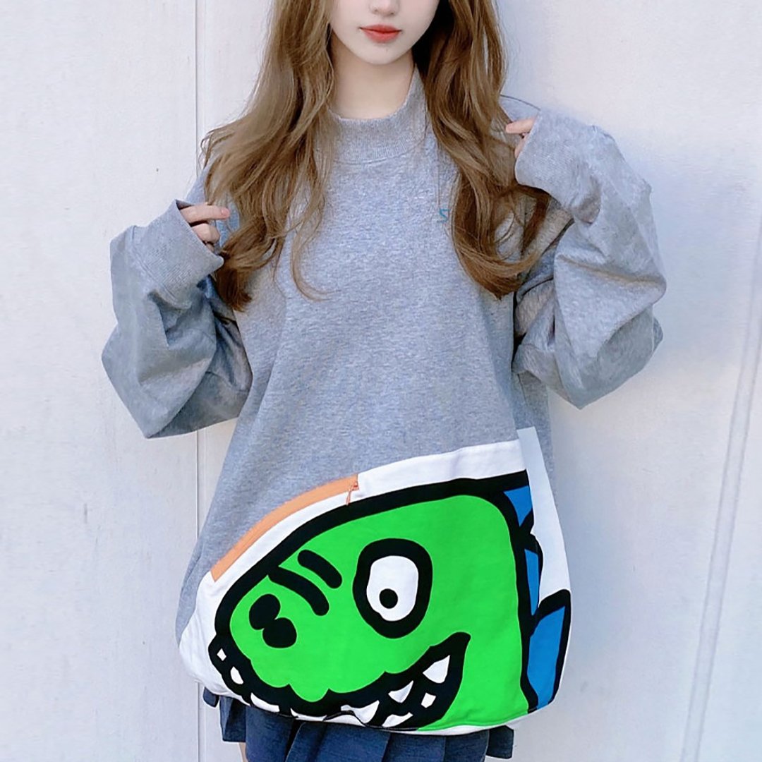 新款捉迷藏恐龍貼袋圓領衛衣 灰色 寬鬆Oversize 男女中性情侶款 - 女装上衣 - 棉 灰色