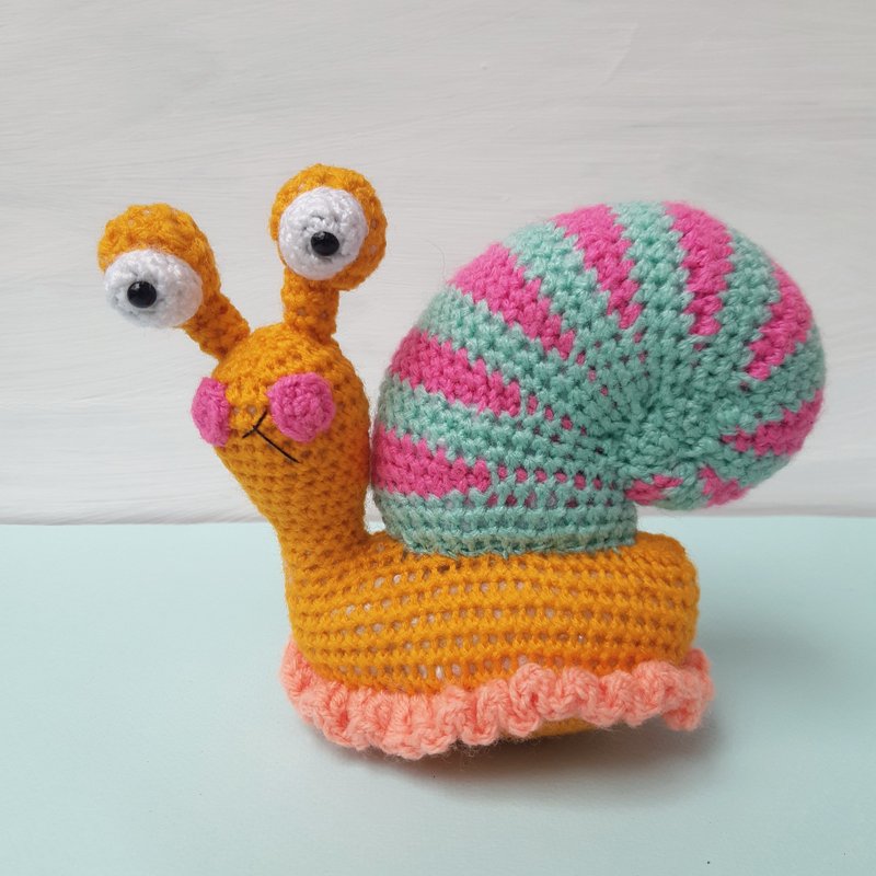 Hand Crochet Funny Snail Stuffed Toys Animals Plush Toys Knit Gift - 玩具/玩偶 - 压克力 多色