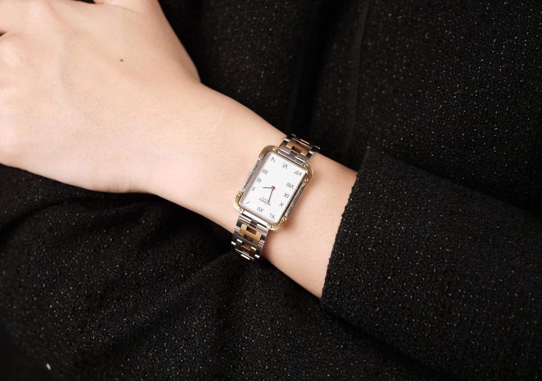 Hermès Vintage Luxury Quartz Watch 爱马仕瑞士制石英古董表 - 女表 - 24k 金 金色