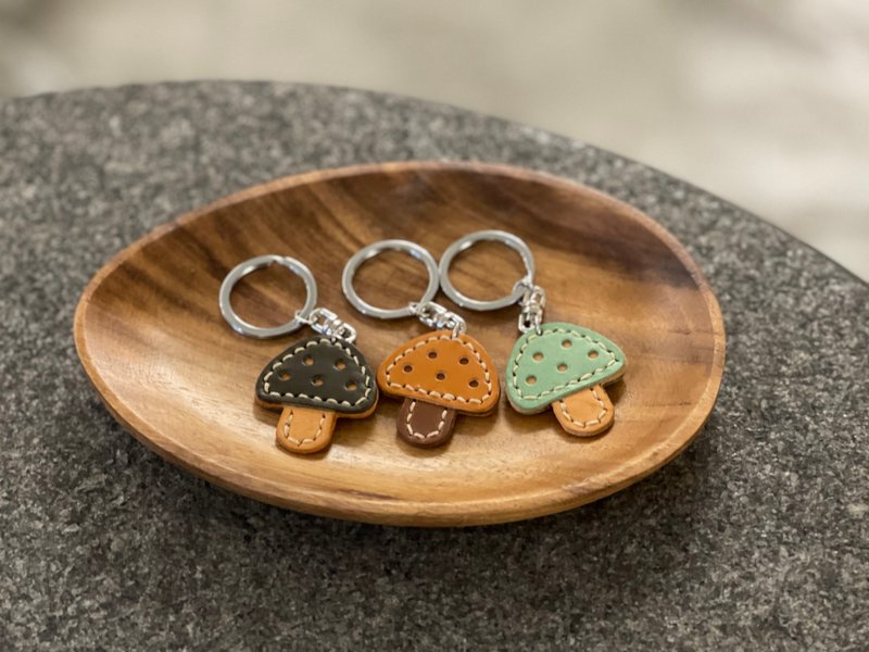 【手作革物】真皮蘑菇钥匙圈(驼) - 钥匙链/钥匙包 - 真皮 