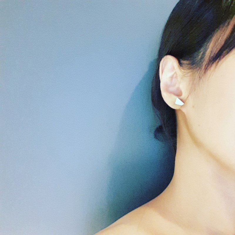 福利品出清5折 脆片925纯银耳环(盒装) 个性配戴款 - 耳环/耳夹 - 纯银 银色