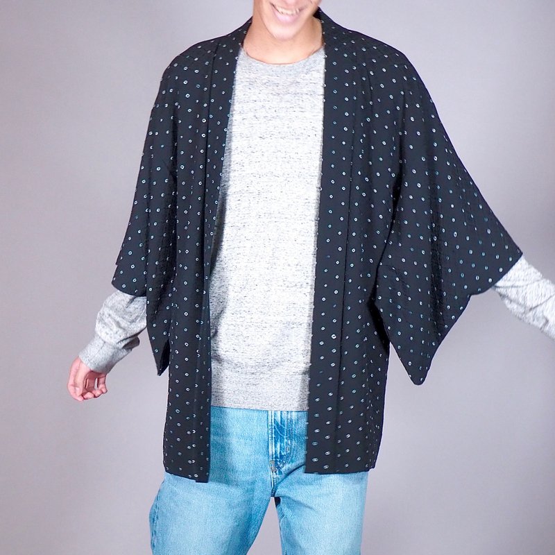 【日本制造】 柔软丝绸黑色羽织、吉祥图案、男女皆宜的、礼物 - 女装休闲/机能外套 - 丝．绢 黑色