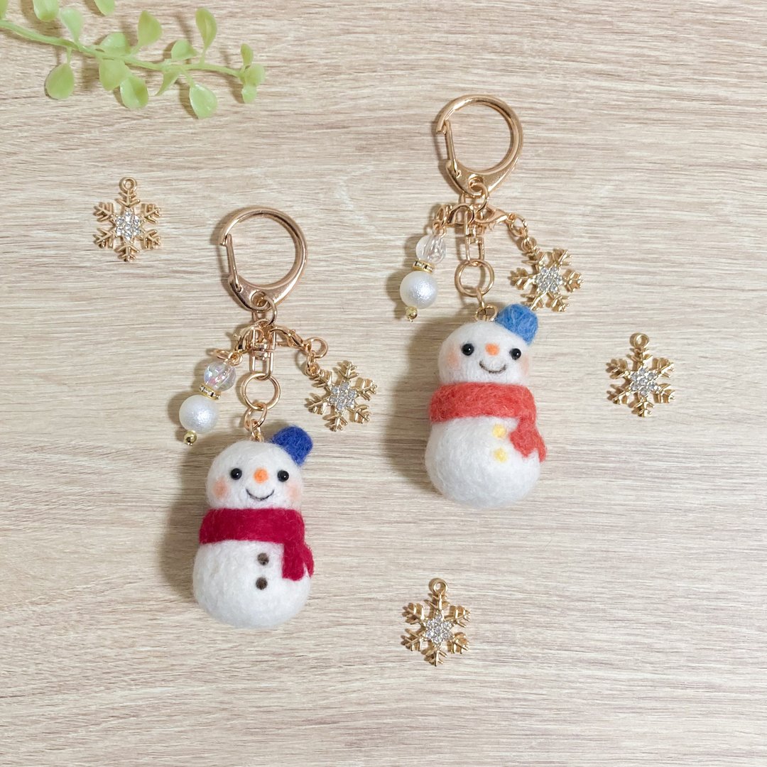 温柔的笑容 闪亮亮雪人 羊毛毡钥匙圈 羊毛毡 针毡 钥匙圈 雪人 冬季 包包吊饰 雪 - 钥匙链/钥匙包 - 羊毛 白色