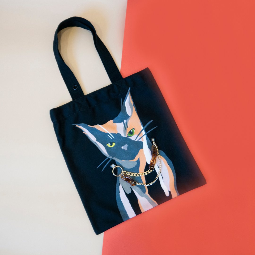 猫咪双面插画帆布包黑色-三花猫(包链项链两用) - 手提包/手提袋 - 聚酯纤维 黑色