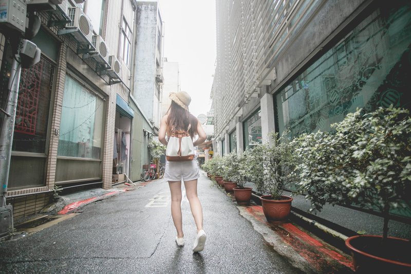 保证不脱皮-一年保固-台湾制作-纯素皮革－经典桶包_牛奶糖 - 侧背包/斜挎包 - 人造皮革 白色