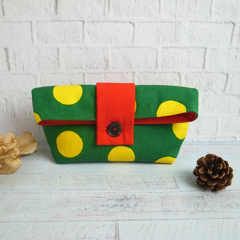 变身女孩的化妆包:::大圆点系列。绿底黄点 - 化妆包/杂物包 - 棉．麻 绿色